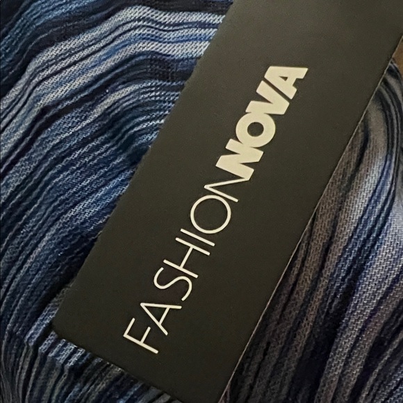 Fashion Nova Blue Patterned Maxi Dress - Picture 4 of 4